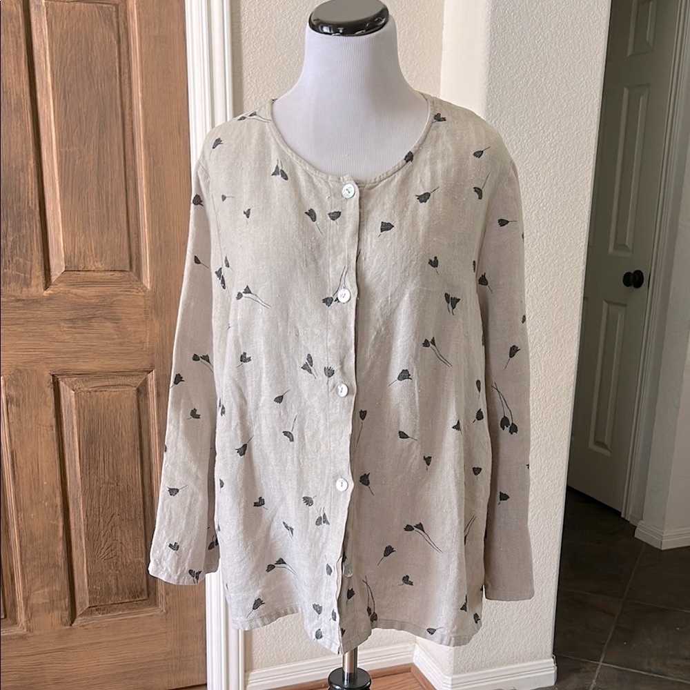 Linen Floral Top Outfit Woman JPR Taupe Top Mother Pearl Button Large Relax Fit
